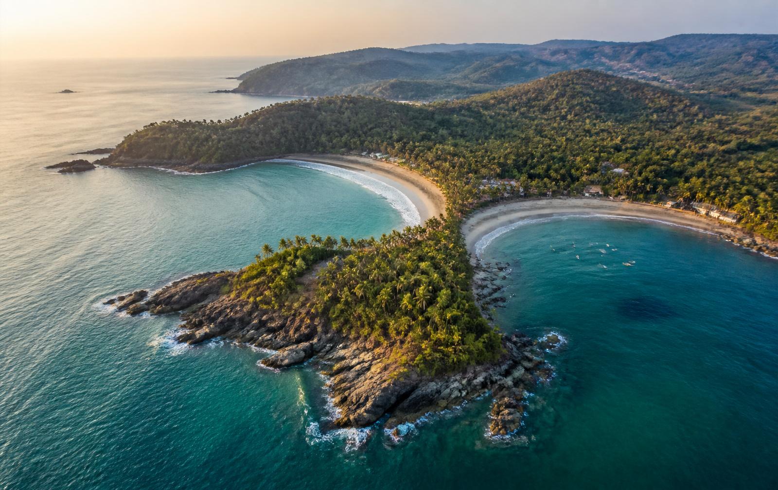 Gokarna – Udupi, Karnataka — Temple towns, om-shaped coves & Konkan coast